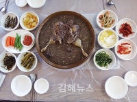 유황청둥오리 담백·쫄깃한 맛 와! 14가지 곡물로 쓴 흑숙에  우와!