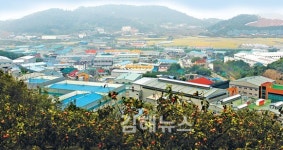 지역과의 공존?… 개발 뒤 남은 건 원주민 소외, 공동체 무력화