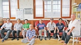 봄이면 온 동네에 살구나무 꽃피고, 겨울이면 못에서 스케이트 타고 놀고