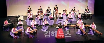 12월 창단연주회 앞서 진행한 품위 넘친 잔치