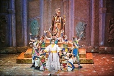 미라클러브 더 화려해졌다