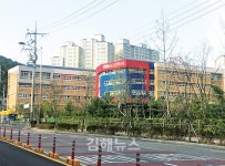 장유 신규 아파트 초등생, 원거리 통학 이유는?