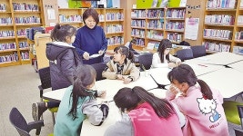 유행두 작가 도서관 상주작가 프로그램 활성화되길…