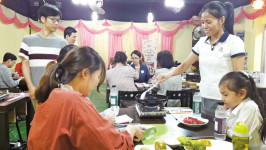 달콤·매콤·새콤… 고기와 야채 부드럽게 어우러져