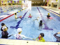 진주스포츠클럽 생존수영 교실 무료 운영