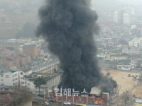 진영대창초 체육관 화재… 700여 명 대피