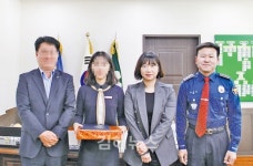 김해서부경찰서, 보이스피싱 범인 신고한 은행원에 표창장 수여