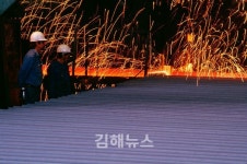 노동자 작업복 세탁소 10월 김해서 문 연다