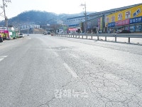 밤마다 사라지는 김해대로 정지선