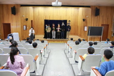 김해시아동보호전문기관·석봉초등학교, 아동권리인형극 실시