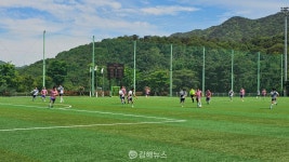 김해시축구협회장배 직장인 축구대회 열려