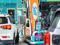 싼 주유소 찾아 차량 행렬...ℓ당 2000원까지 오를 수도