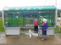 고성군 삼산면, 휴가철 버스 승강장 환경정비