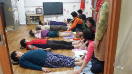 진주 금곡면 생활개선회, 발 마사지 봉사