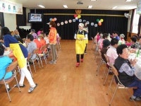 손자 같은 아이들과 시간 보내 기뻐요