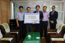 산청 신등중, 후배 인재양성 장학금 전달