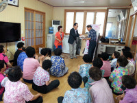 대한노인회 함안지회, 경로당 위문