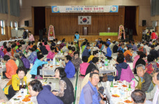 구암2동 주민자치위, 효사랑 경로잔치
