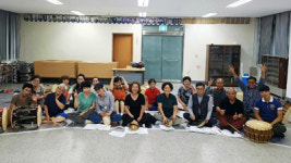 풍물공연으로 봉사활동 이어가죠