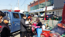 진해구, 용원어시장 주변 노점철거