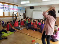 고성군, 경로당 웃음 치료 교실 성황
