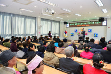 어르신들 한 해 동안 배운 실력 뽐냈어요