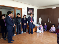 진동면 주민자치위, 경로당 위로 방문