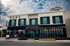 제주 우도 여행객의 편안한 안식처 아라펜션민박 하고수동해수욕장 풍경이 한눈에