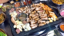 효리네민박으로 사랑받는 애월그때그집 흑돼지구이와 흑돼지김치찌개전골이 제주 애월 맛집 베스트