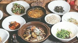 한국밥상 즐길 수 있는 경주 한정식 맛집 토함혜 시작으로 황리단길, 워터파크도 즐겨보자