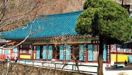 무지갯빛 여울… 양산 홍룡폭포