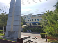 흉물 된 황포돗대 노래비 방치할 건가