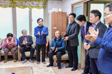 마산 진동면 주민자치위， 경로당 위문 방문