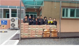 거제 색소폰동호회 골든벨， 옥포 성지원 물품 후원