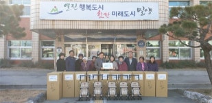 밀양시 좋은연인요양병원， 실버카 16대 전달