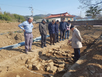 함안 대산리 석조삼존상 주변 절터 확인