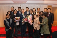 임학 고신대복음병원 전 병원장， 부산시장 표창장 받아