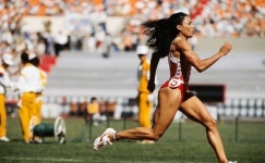 약물 때문에 세상 떠났다?…30대 후반 눈 감은 불멸의 스타, 그리피스 조이너