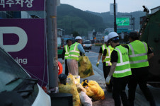 윤상기 군수, 환경정화 활동으로 새 출발
