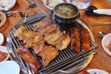 샤로수길부터 서울대입구 맛집까지 돈뼈락연탄갈비 소문난 이유