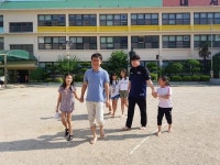 교육공동체와 함께 맨발걷기로 아침을 열어요