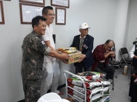 거제이화온누리약국， 6ㆍ25참전유공자 위문품 전달