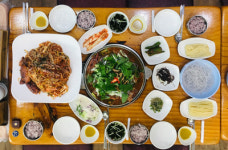 [기획/특집]농사짓는 서 셰프의 맛집 릴레이...창원 청기와 감자탕