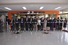 창원 신월중, 미래형 학교도서관의 새 역사를 쓰다