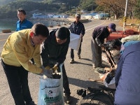통영시 도산면사무소， 수월마을 환경정비 실시