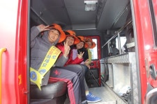 고성초 한국119소년단원， 소방차 동승체험 기회 가져