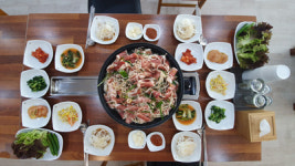 부드러운 육질ㆍ깊은 국물맛… 오리탕 제대로 즐길 수 있죠