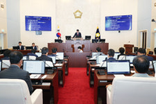 면밀한 시정 검토 지역 발전 견인