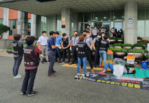 김해시청 불법 점거 두 달째…시민 불편