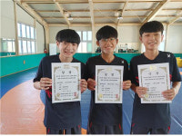 산청 단성중 레슬링 3인방 `금ㆍ은ㆍ동` 메치다